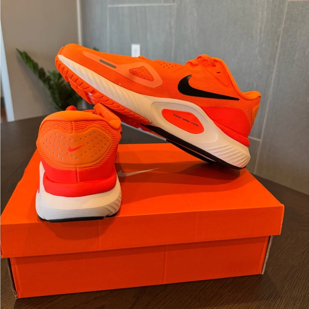 Men’s Nike Structure 26 - Picture 2 of 5